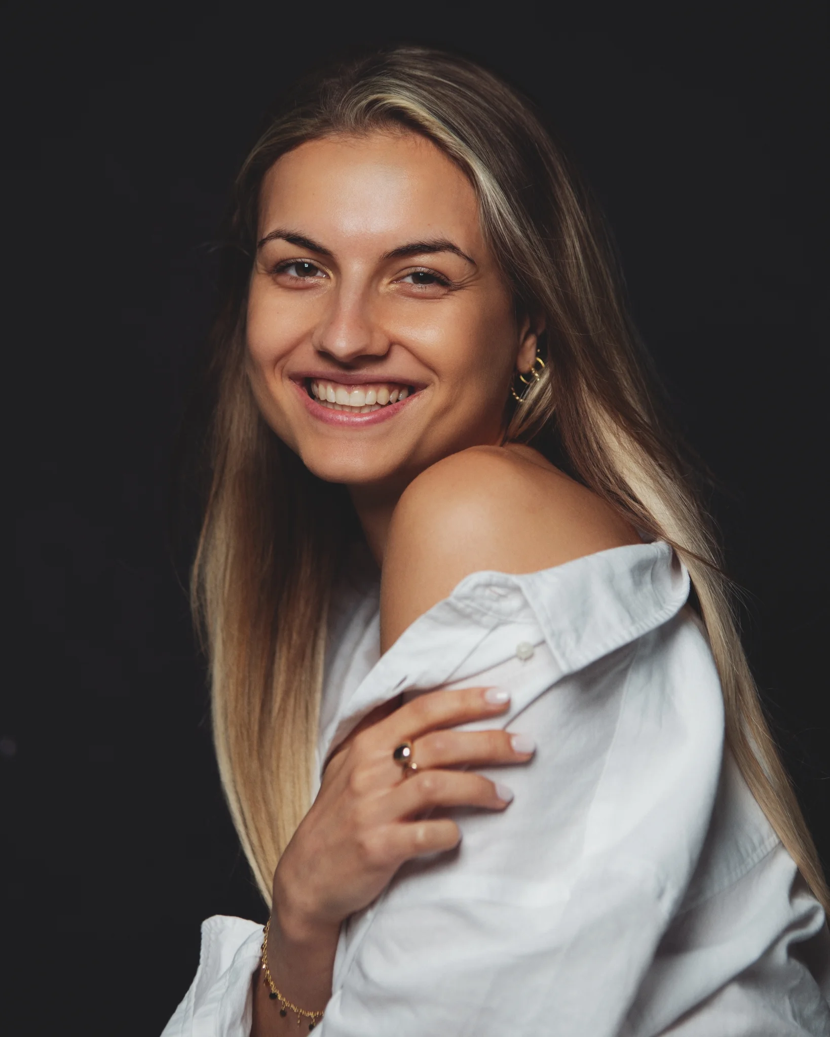 Francesca Schneider sedcard photo 03